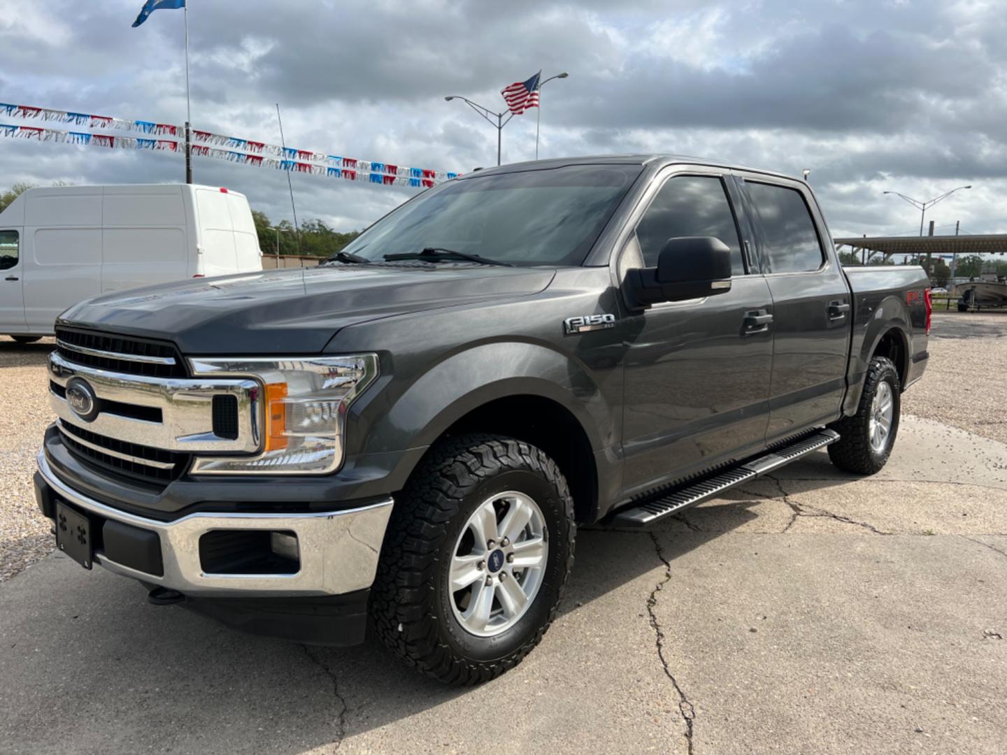 2018 Grey /Grey Ford F-150 XLT (1FTEW1EP5JK) with an 2.7 V6 EcoBoost engine, Automatic transmission, located at 4520 Airline Hwy, Baton Rouge, LA, 70805, (225) 357-1497, 30.509325, -91.145432 - 2018 Ford F150 SuperCrew XLT 4WD ***One Owner & No Accidents*** 2.7 V6 EcoBoost Gas, 135K Miles, Power Windows, Locks & Mirrors, New Tires, Backup Camera, Tow Pkg. FOR INFO PLEASE CONTACT JEFF AT 225 357-1497 CHECK OUT OUR A+ RATING WITH THE BETTER BUSINESS BUREAU WE HAVE BEEN A FAMILY OWNED AND O - Photo#0